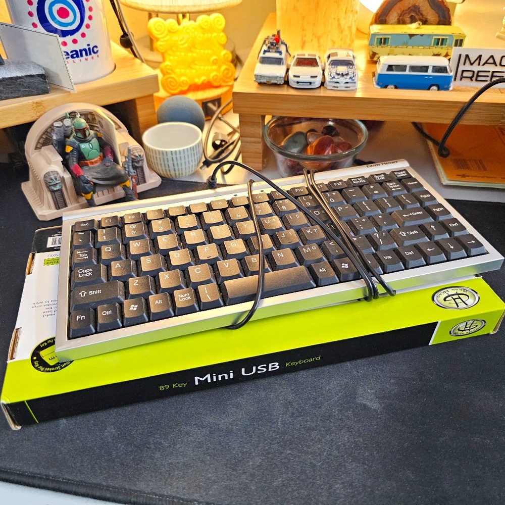 SET OF TWO(!) - GEAR HEAD model KB1500U Mini USB 89 Key Keyboards